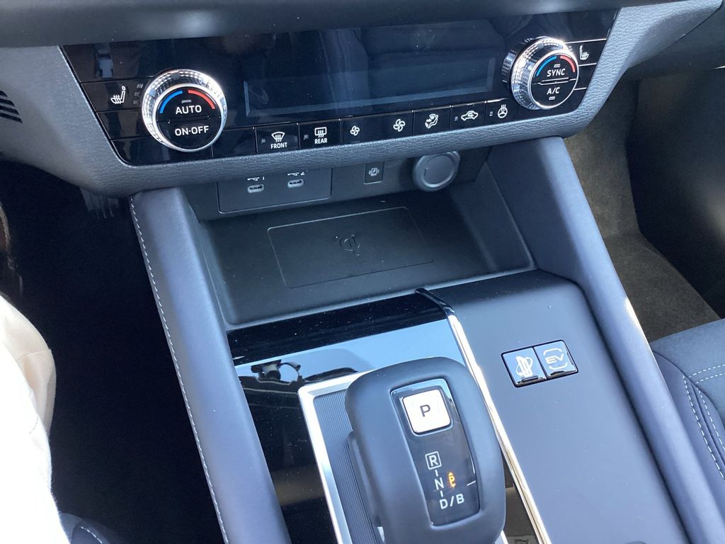 Mitsubishi Outlander 2025