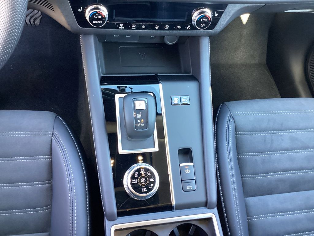 Mitsubishi Outlander 2025