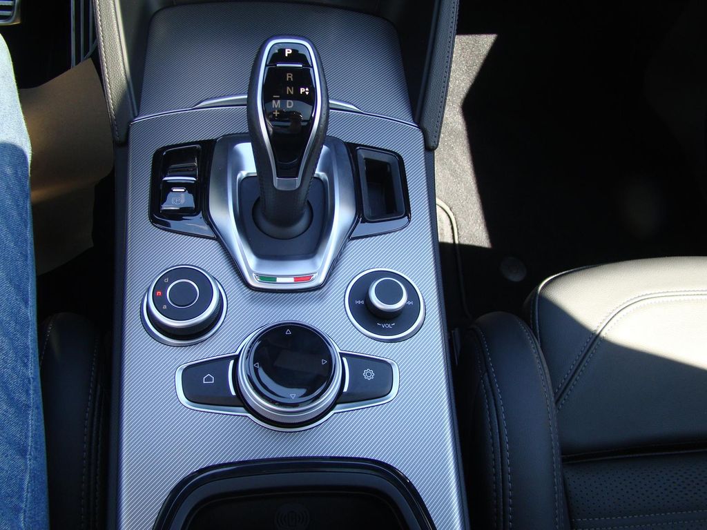 Alfa Romeo Stelvio 2024