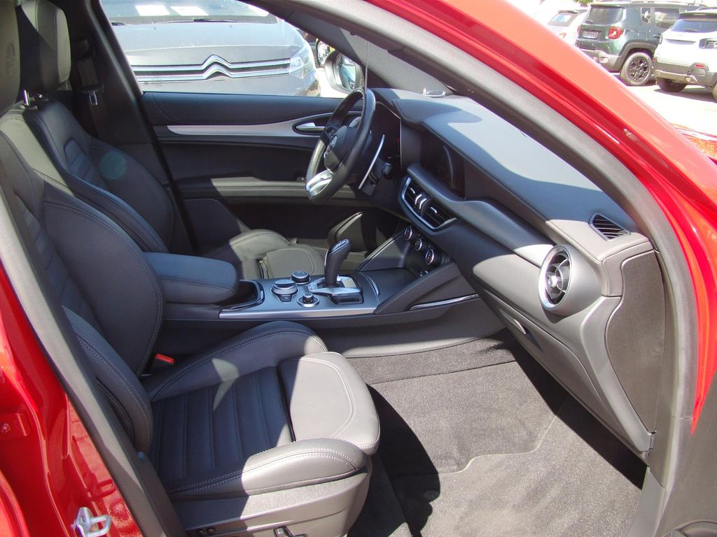 Alfa Romeo Stelvio 2024