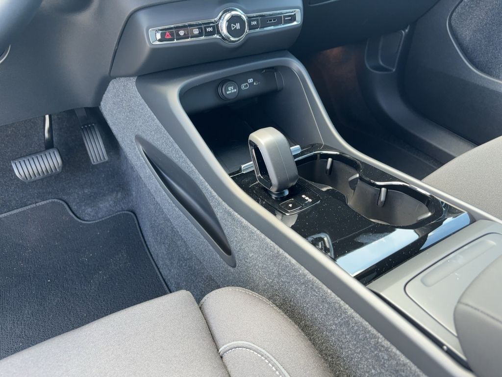Volvo C40 2025
