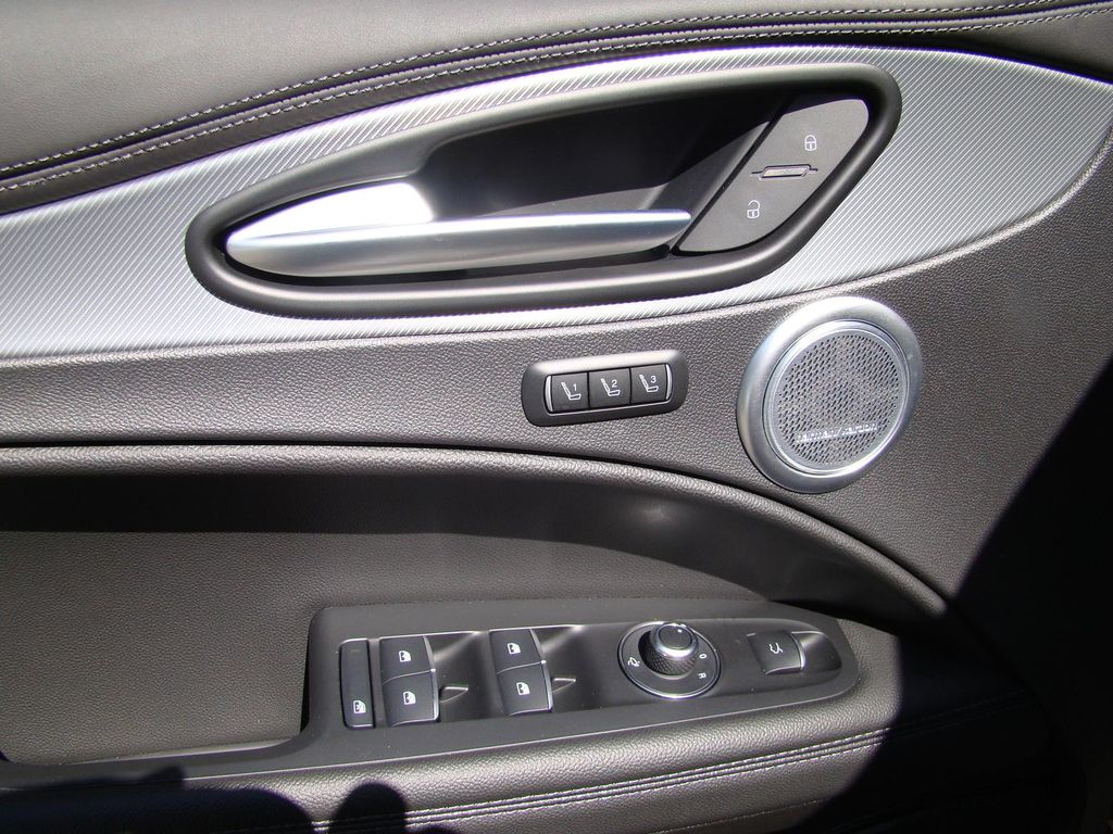 Alfa Romeo Stelvio 2024