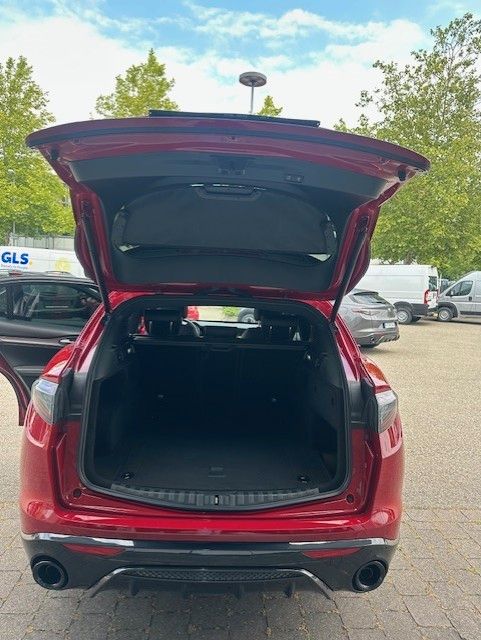 Alfa Romeo Stelvio 2023