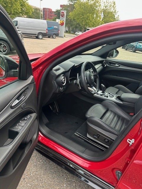 Alfa Romeo Stelvio 2023