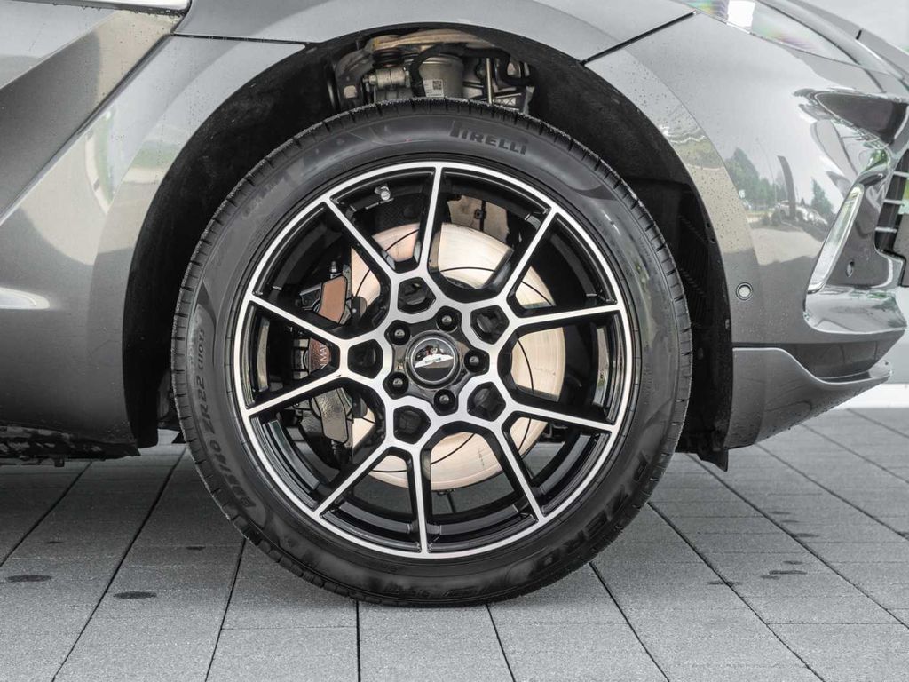 Aston Martin DBX 2024