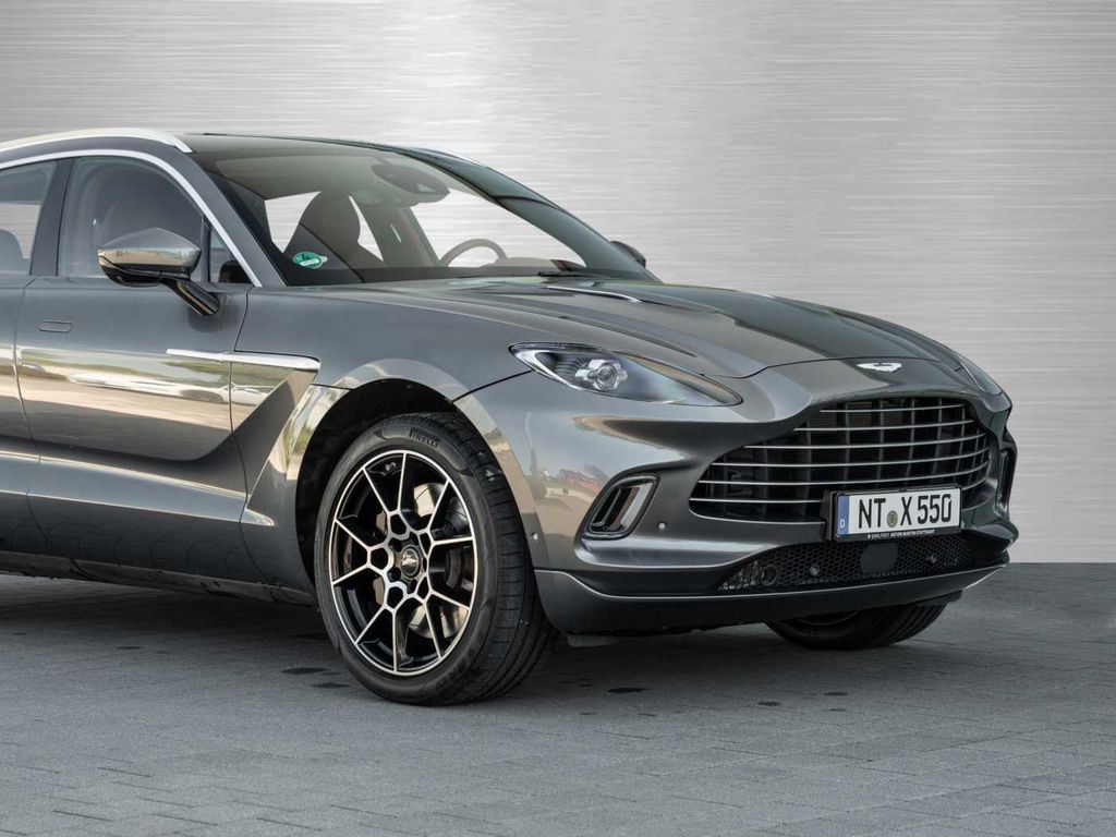 Aston Martin DBX 2024