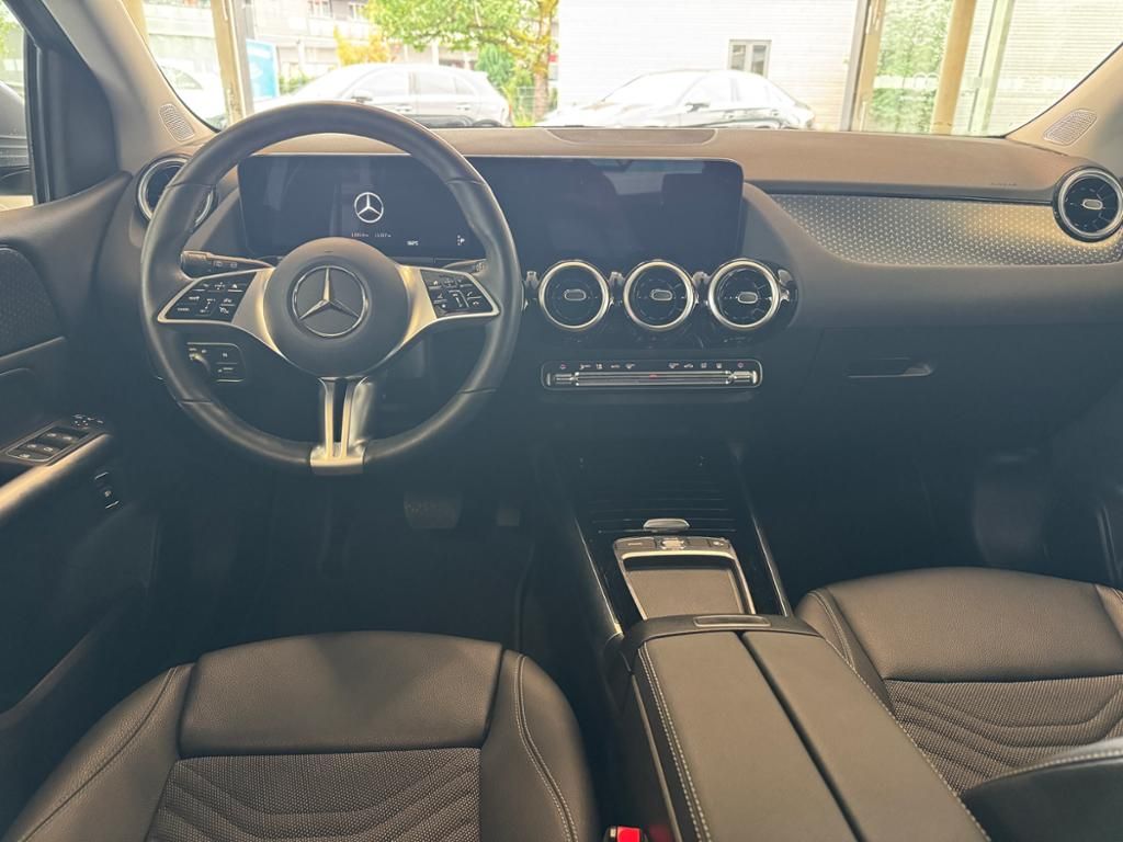 Mercedes-Benz B 220 2024