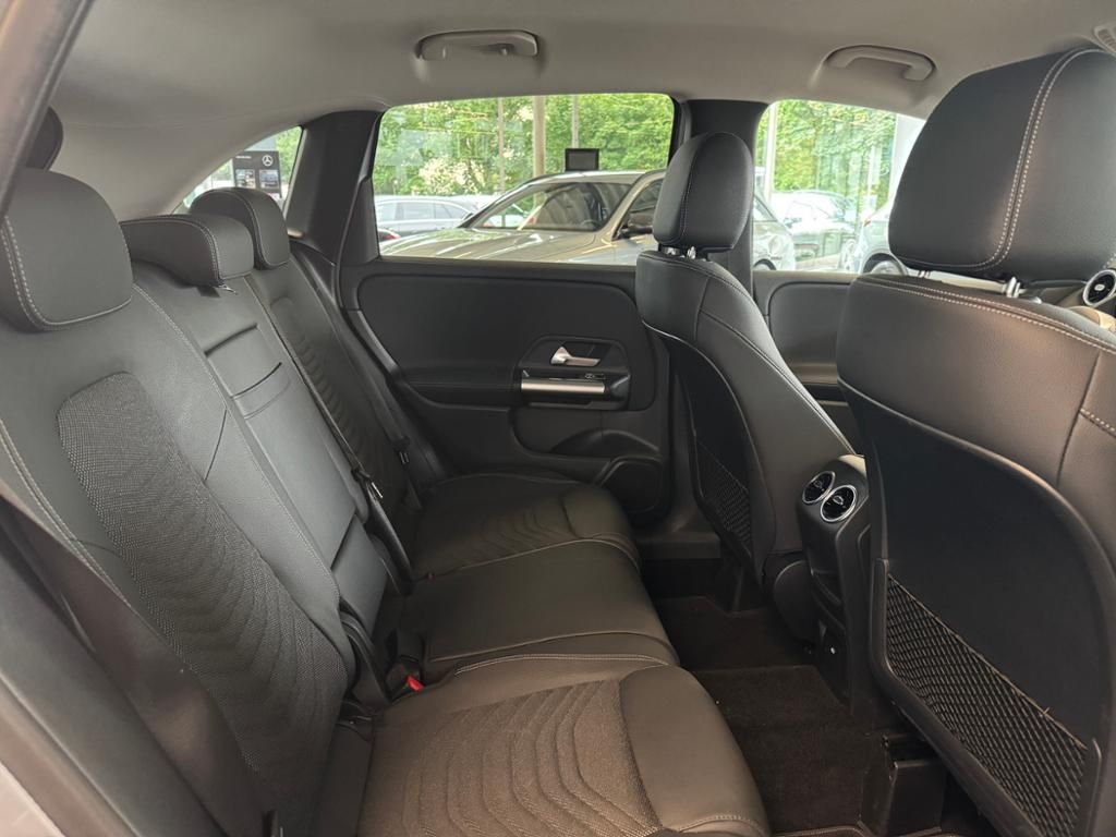 Mercedes-Benz B 220 2024