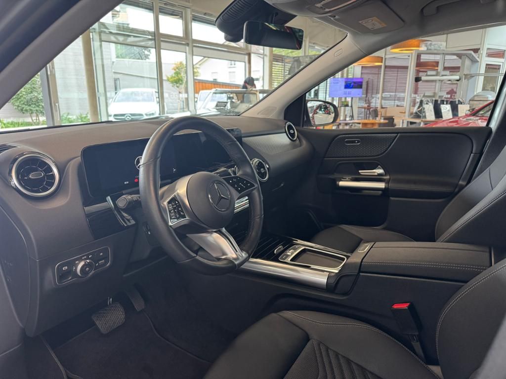 Mercedes-Benz B 220 2024