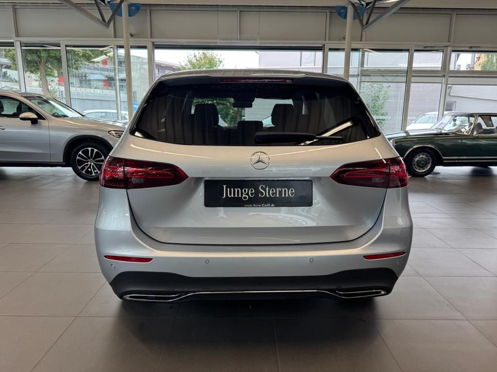 Mercedes-Benz B 220 2024