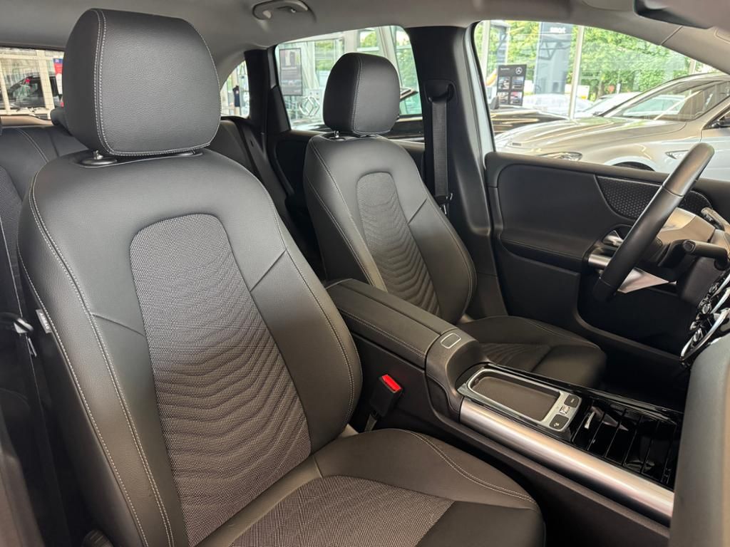 Mercedes-Benz B 220 2024