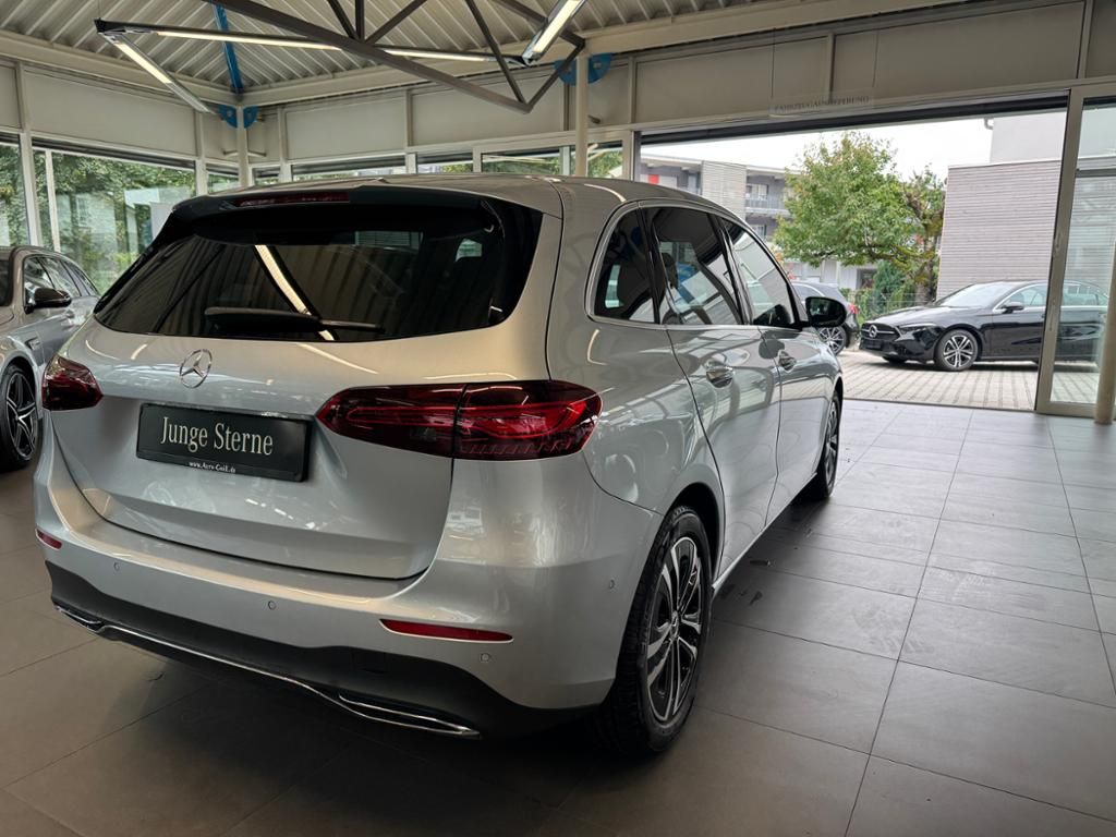 Mercedes-Benz B 220 2024