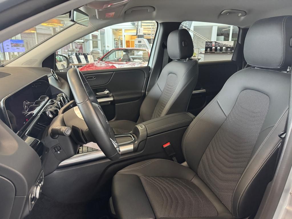 Mercedes-Benz B 220 2024