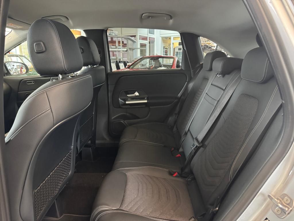 Mercedes-Benz B 220 2024