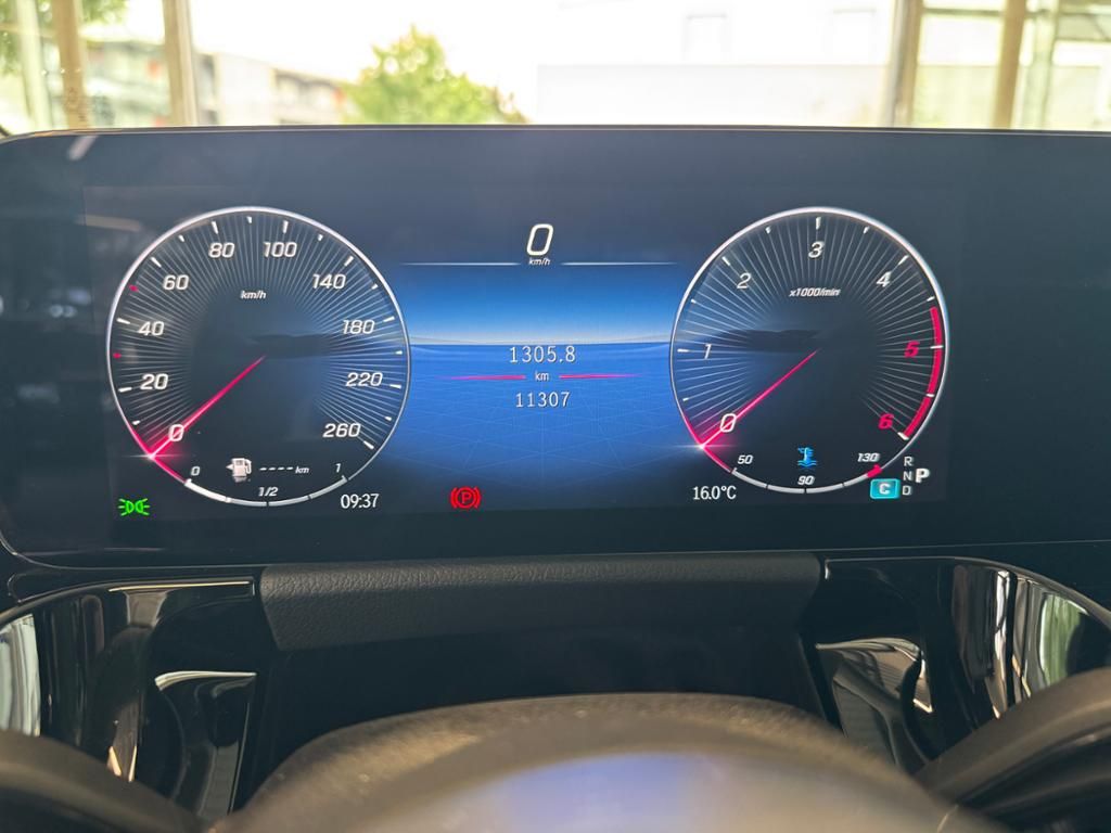 Mercedes-Benz B 220 2024