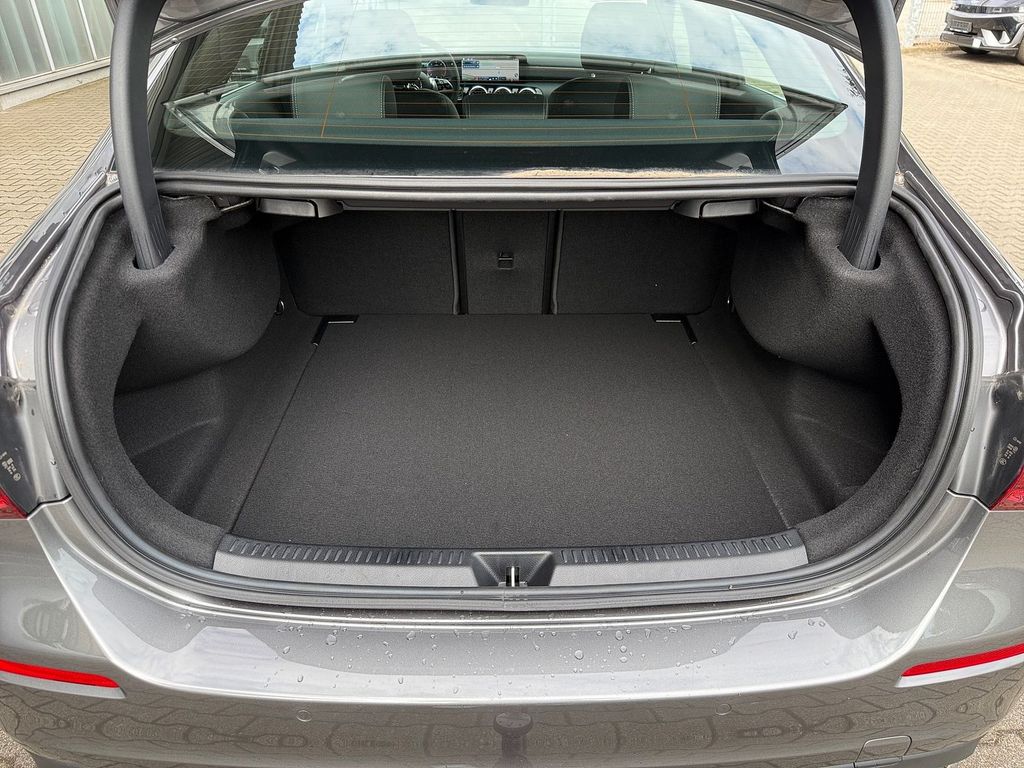 Mercedes-Benz A 200 2025