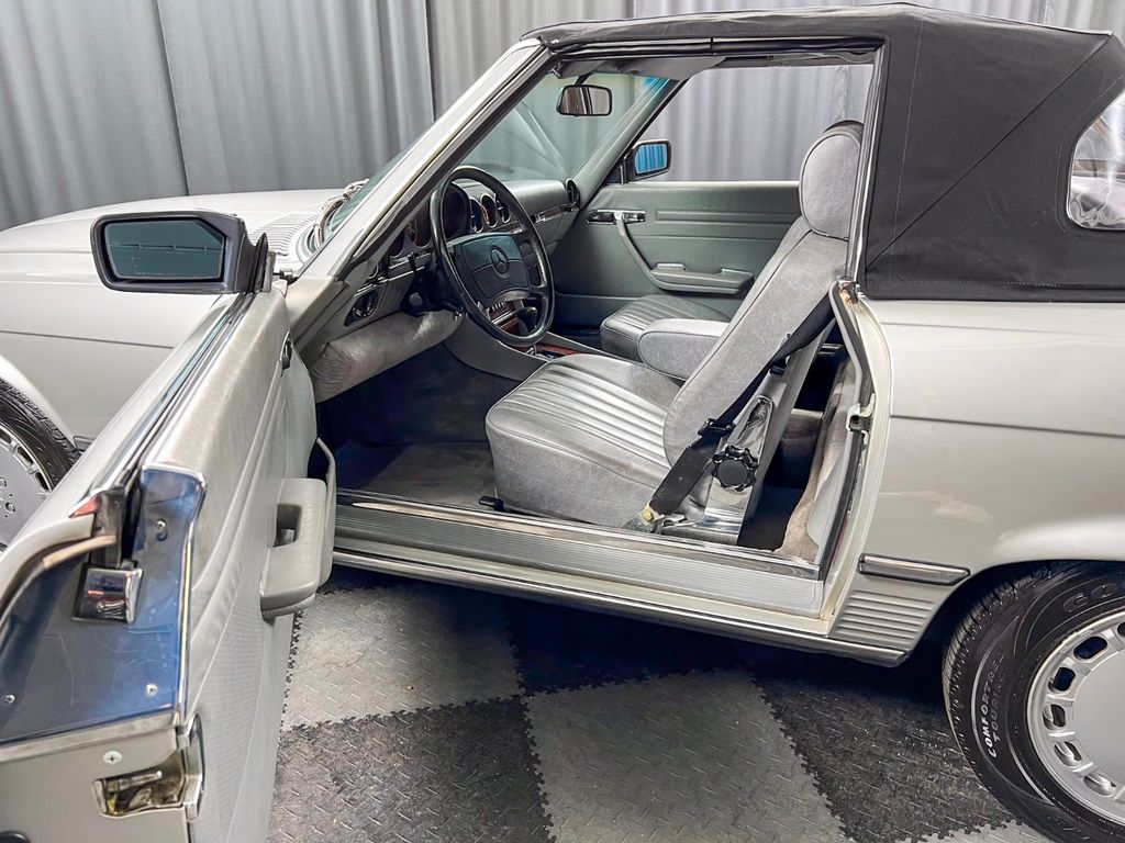 Mercedes-Benz SL 560 1987
