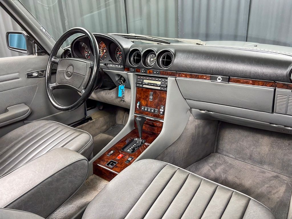 Mercedes-Benz SL 560 1987