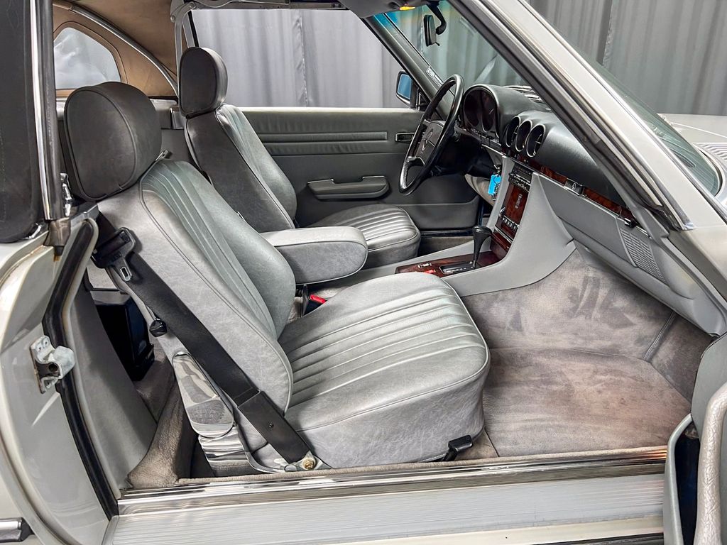 Mercedes-Benz SL 560 1987