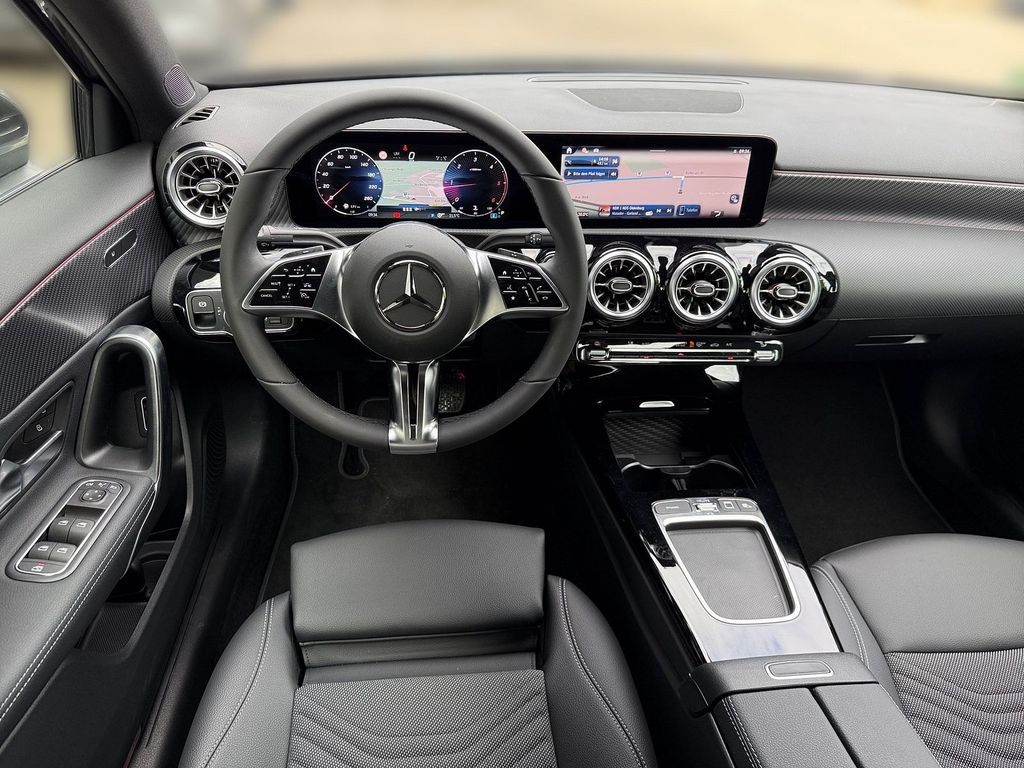 Mercedes-Benz A 200 2025