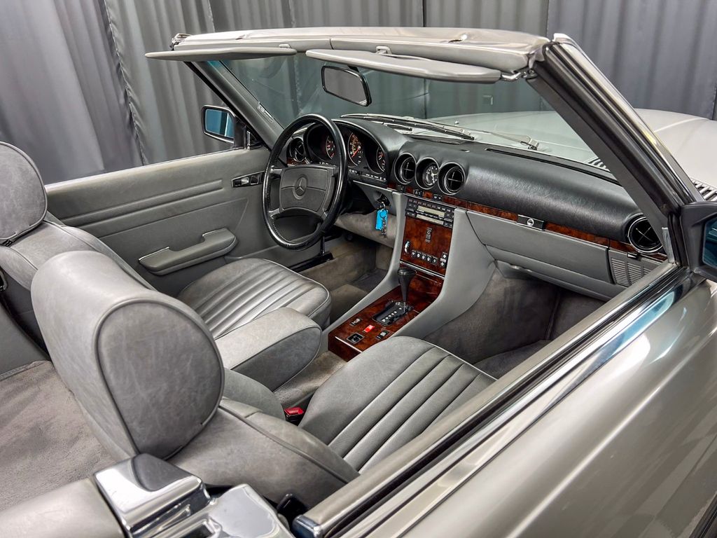 Mercedes-Benz SL 560 1987