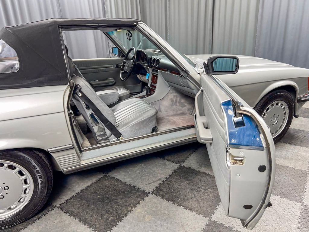 Mercedes-Benz SL 560 1987