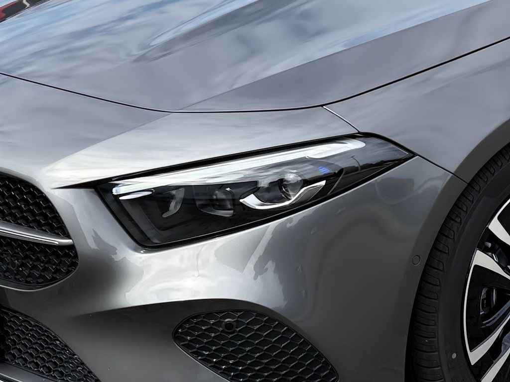 Mercedes-Benz A 200 2025