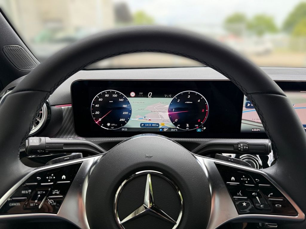 Mercedes-Benz A 200 2025