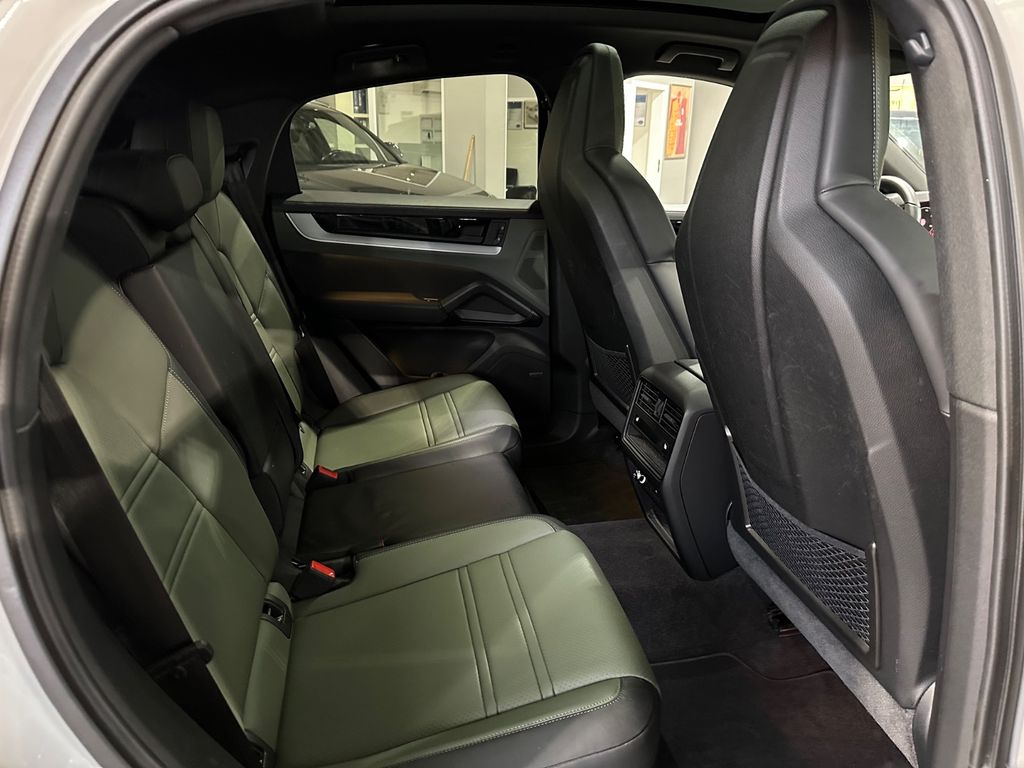 Porsche Cayenne 2024