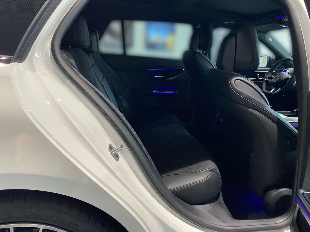 Mercedes-Benz C 200 2025