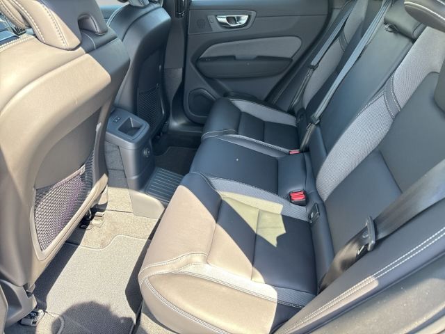 Volvo XC60 2025