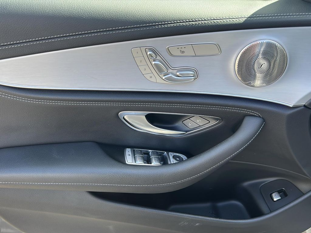 Mercedes-Benz E 300 2022