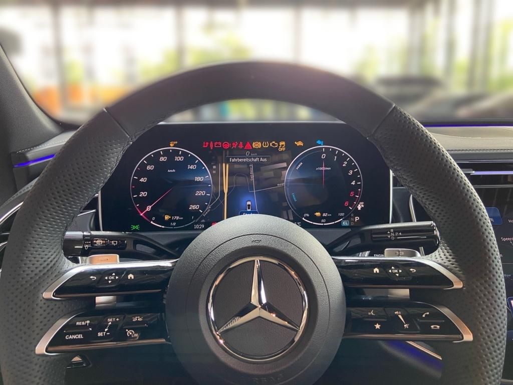 Mercedes-Benz E 300 2025