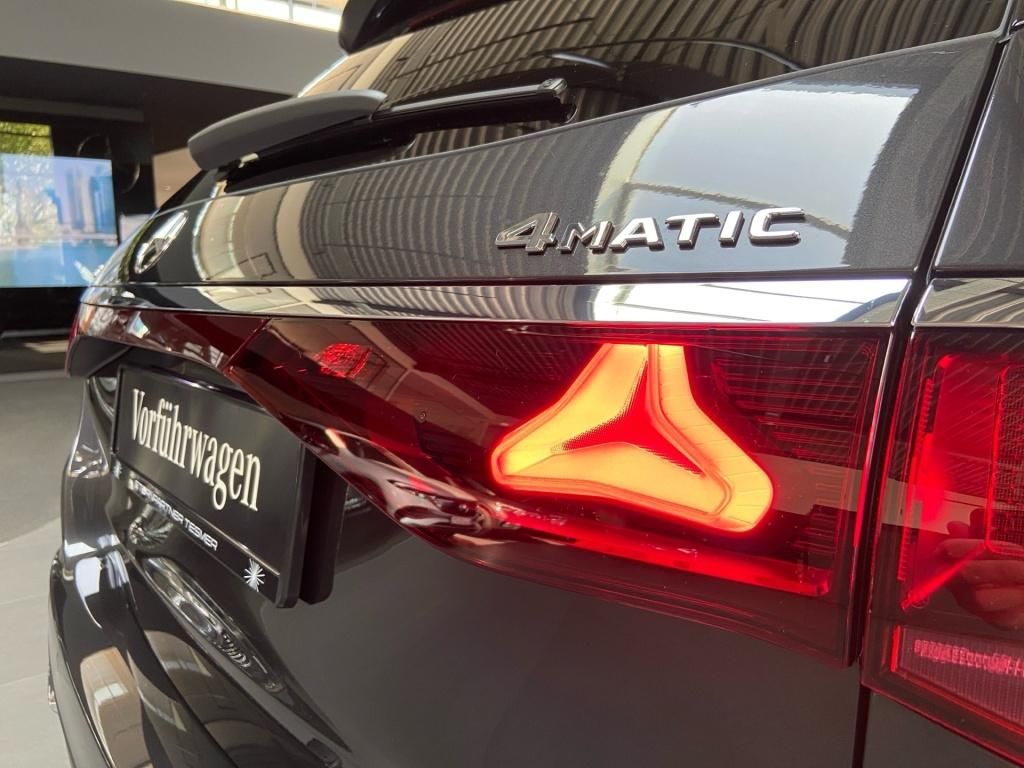 Mercedes-Benz E 300 2025