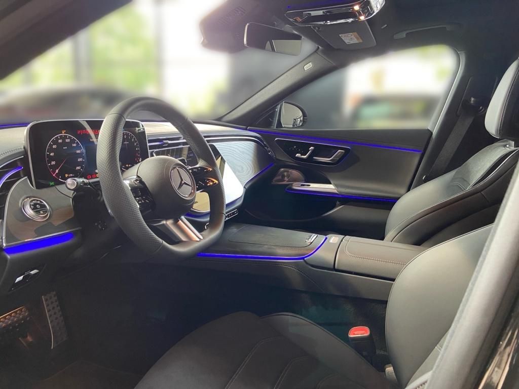 Mercedes-Benz E 300 2025