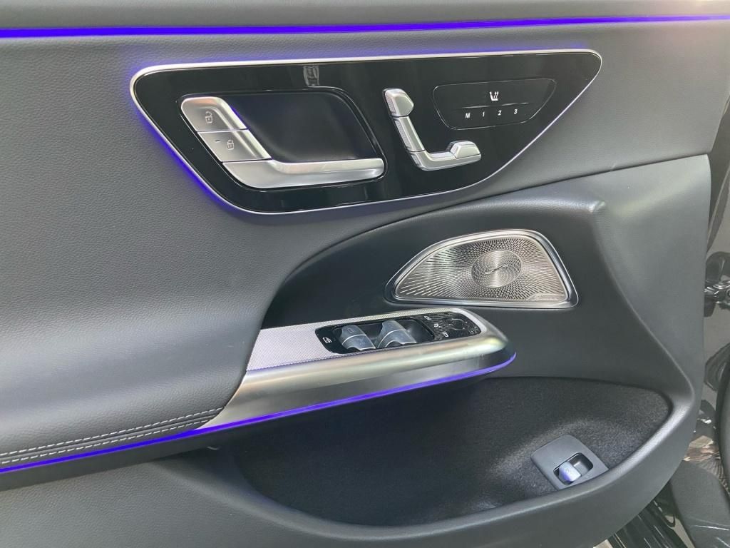 Mercedes-Benz E 300 2025