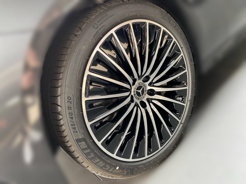 Mercedes-Benz E 300 2025