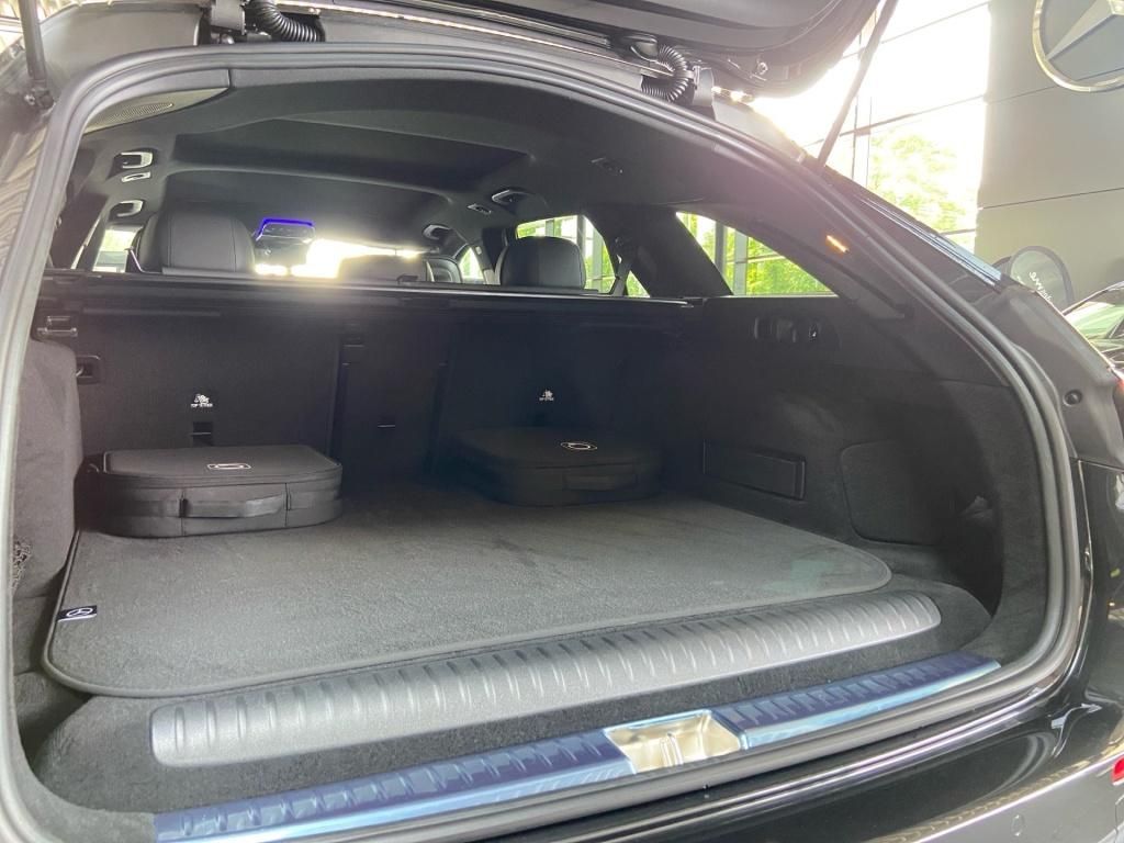 Mercedes-Benz E 300 2025