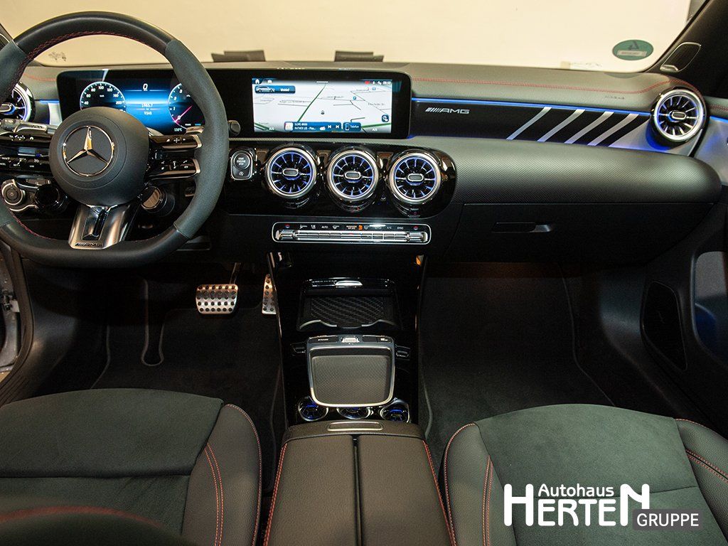 Mercedes-Benz CLA 35 AMG Shooting Brake 2024