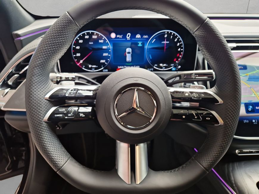 Mercedes-Benz E 300 2025