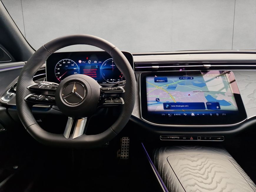 Mercedes-Benz E 300 2025