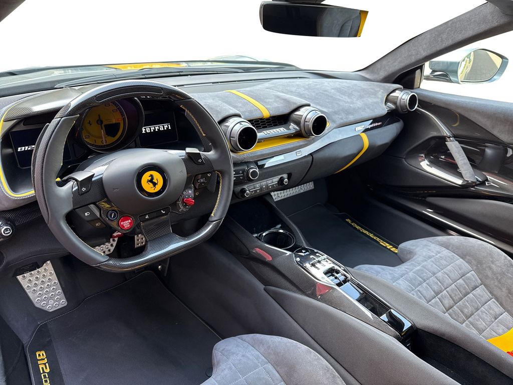 Ferrari 812 2023