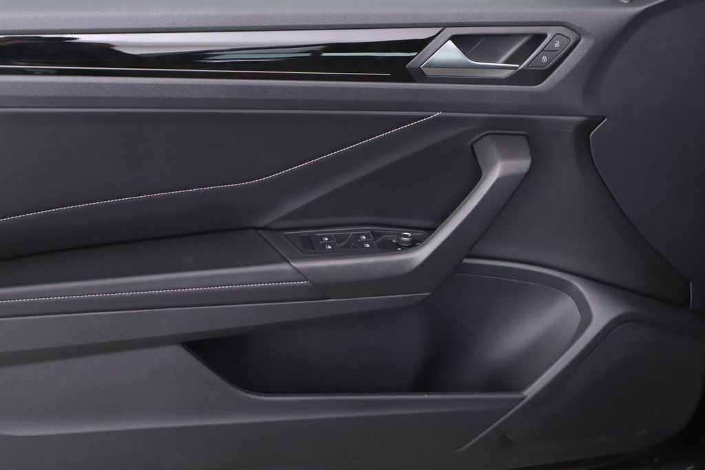 Volkswagen T-Roc 2024