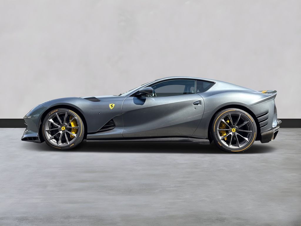 Ferrari 812 2023