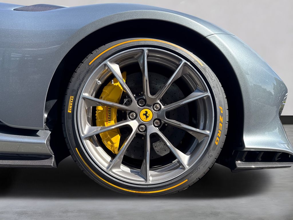 Ferrari 812 2023