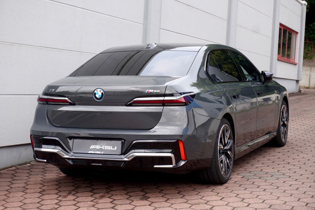BMW i7 2023