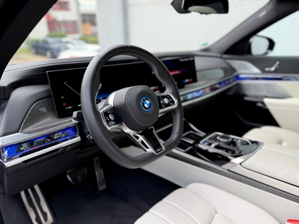 BMW i7 2023
