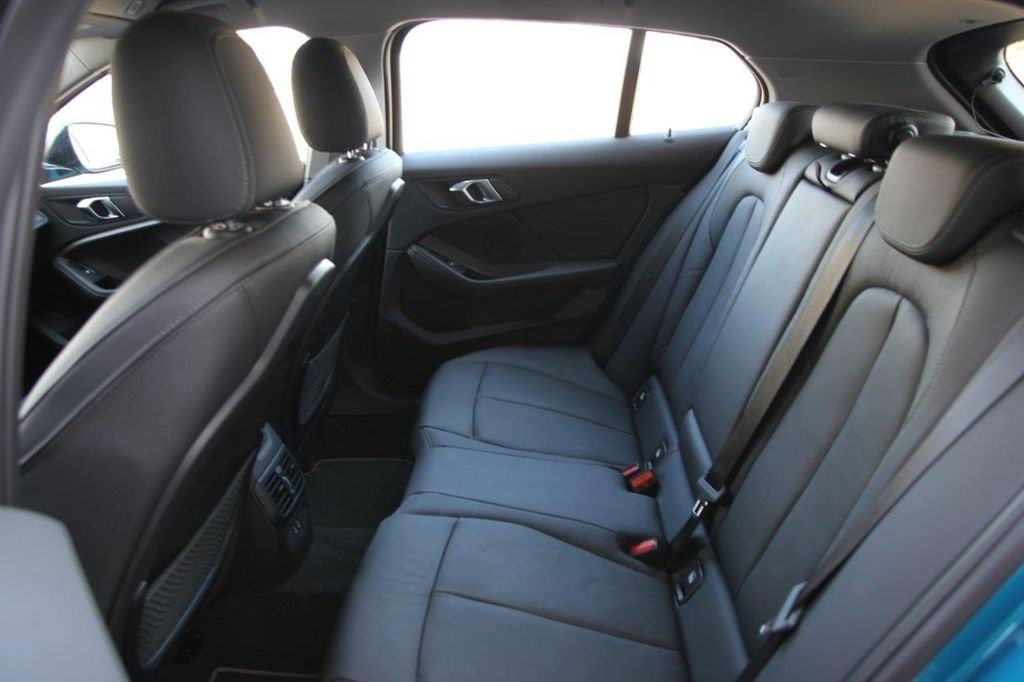 BMW 118 2024