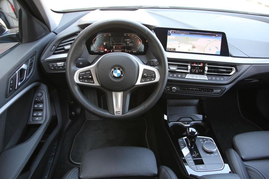 BMW 118 2024
