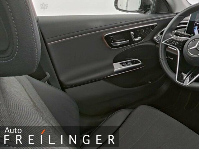 Mercedes-Benz E 220 2024